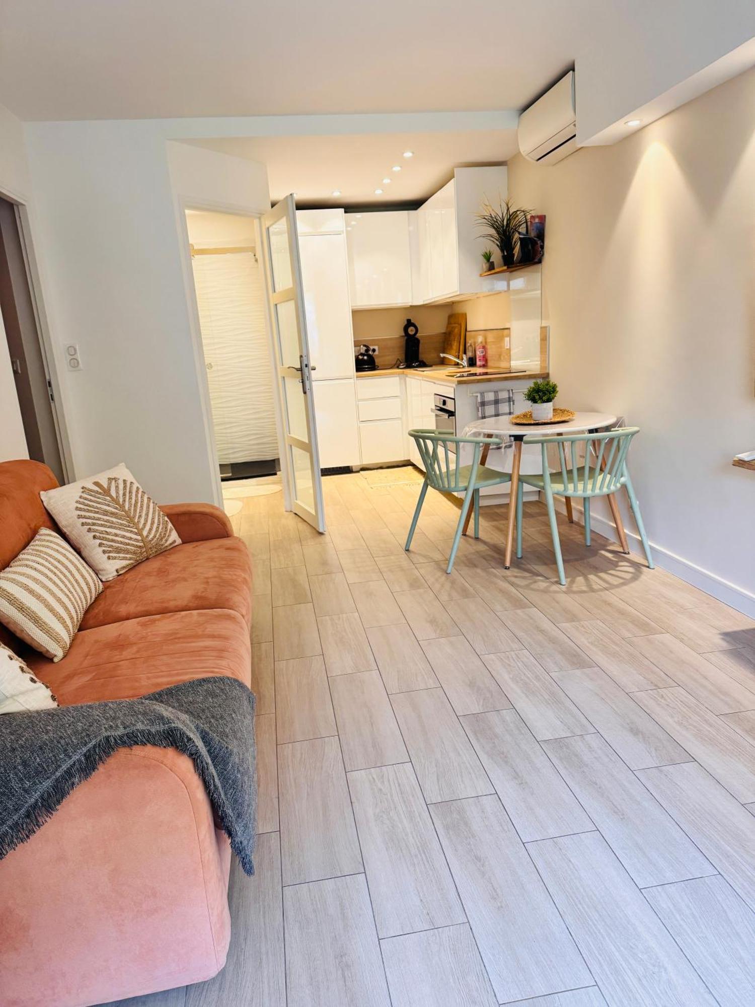 150m de la plage, appartement tout équipé Saint-Raphaël Extérieur photo